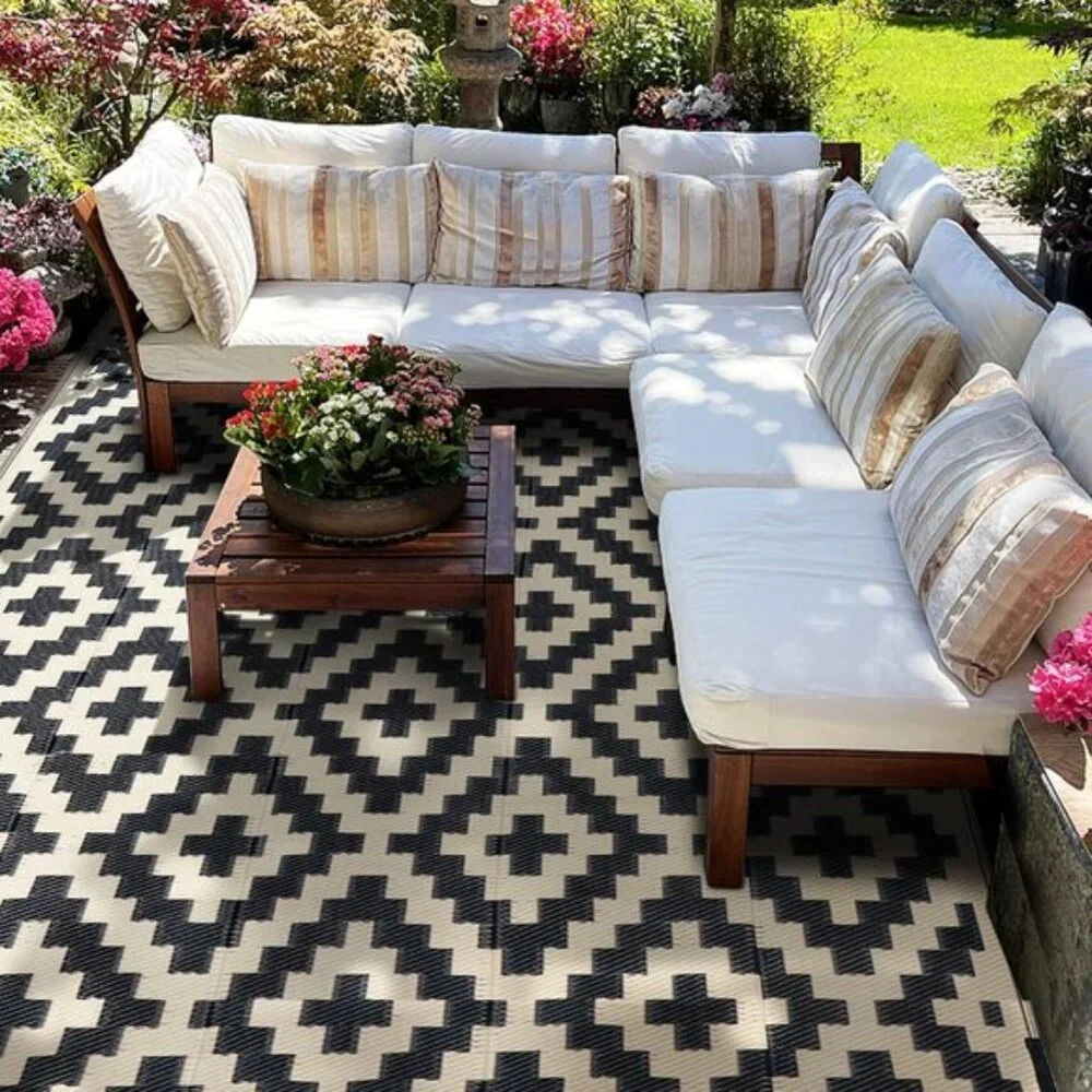 New Plastic Straw Rug Modern Black & Beige 6x9 Area Floor Mat for Indoor/Outdoor